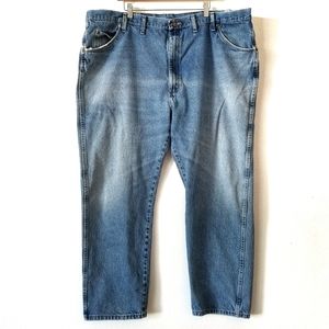 Wrangler men's regular fit blue straight leg jeans